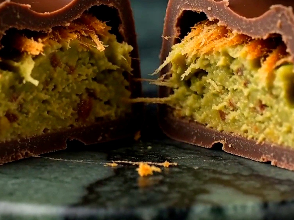 Dubai Pistachio Knafeh Chocolate Bar